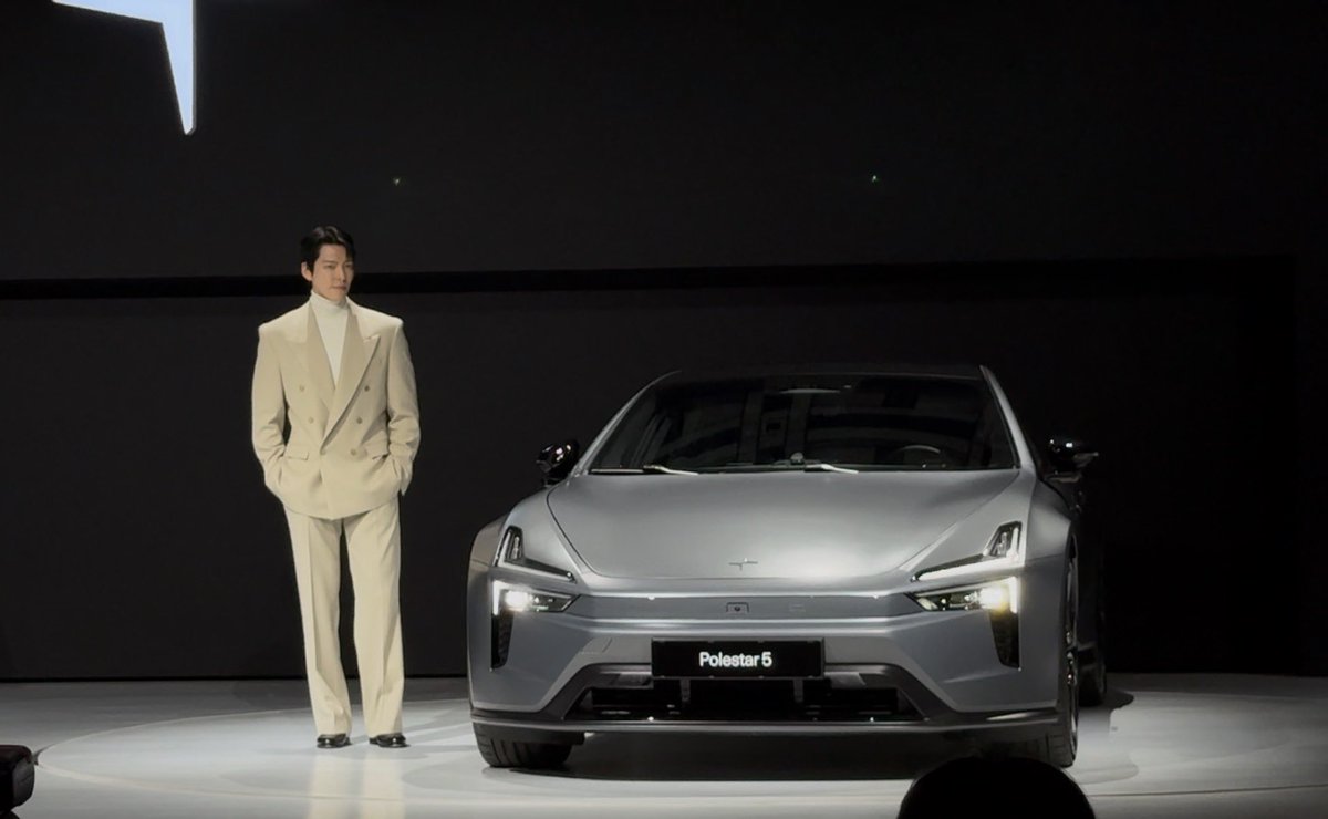 hohocho's tweet image. Kim Woo-bin appears as a @PolestarCars Korea ambassador here at Polestar 3 &amp;amp; 5 media launching event here in Seoul. #김우빈