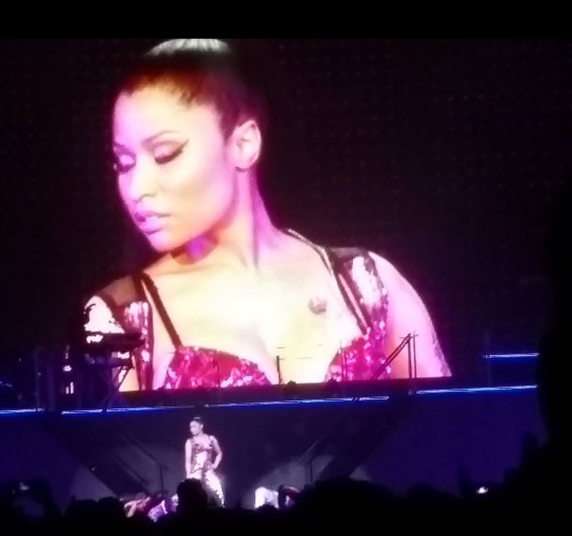 FeelTheBass86's tweet image. Everyone needs to make sure they save EVERYTHING because when the industry can’t CONTROL you they try to ERASE you and that’s exactly why they’re taking down her videos right now. We seen MTV take down her recent performances completely and clip her out of the “Side to Side”…