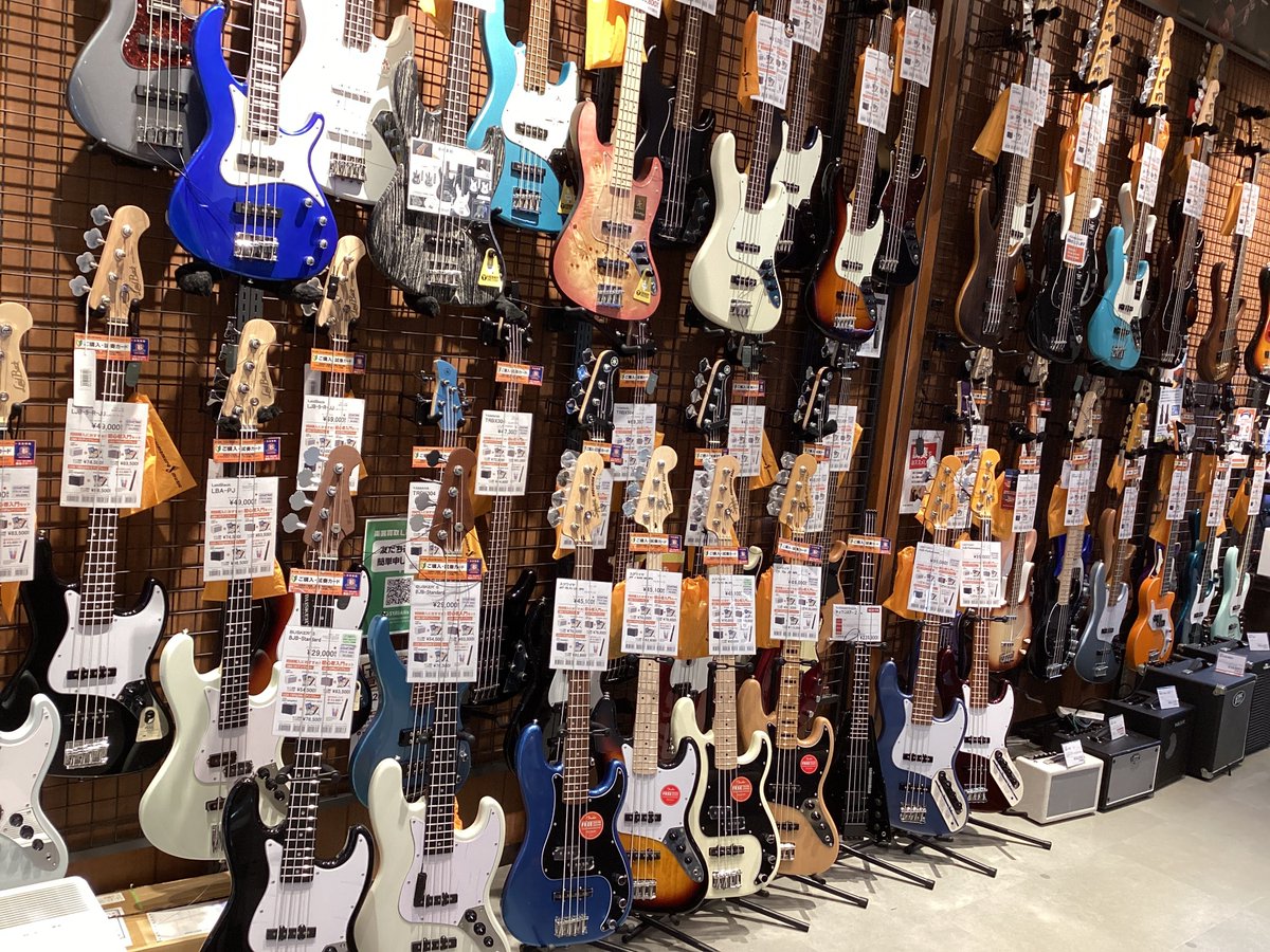 【#エレキベース】

エレキベース決算クリアランスセール実施中！！🎸

各種一本限定となっておりますので
気になる商品がございましたらお気軽にお問い合わせ下さいませ💁‍♂️

特価品詳細はこちら👇👇
shimamura.co.jp/shop/nagoyacha…
