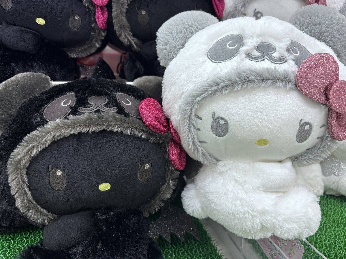 パンダ🐼な #ハローキティ から、 「こあくま」と「てんし」の