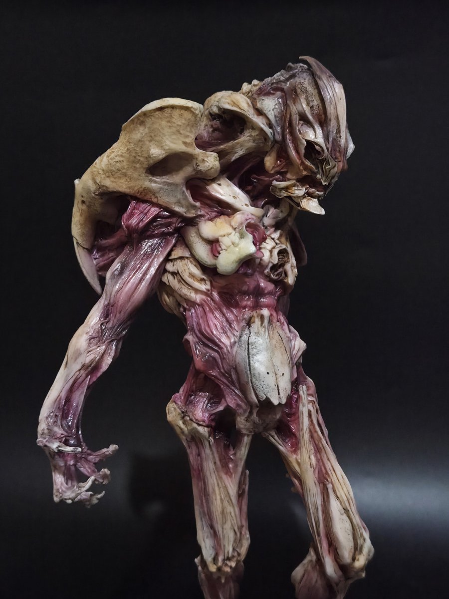 FEWTURE MODELS EROSIVE GUYVER（エロウシブガイバー）完成！ 素材の骨