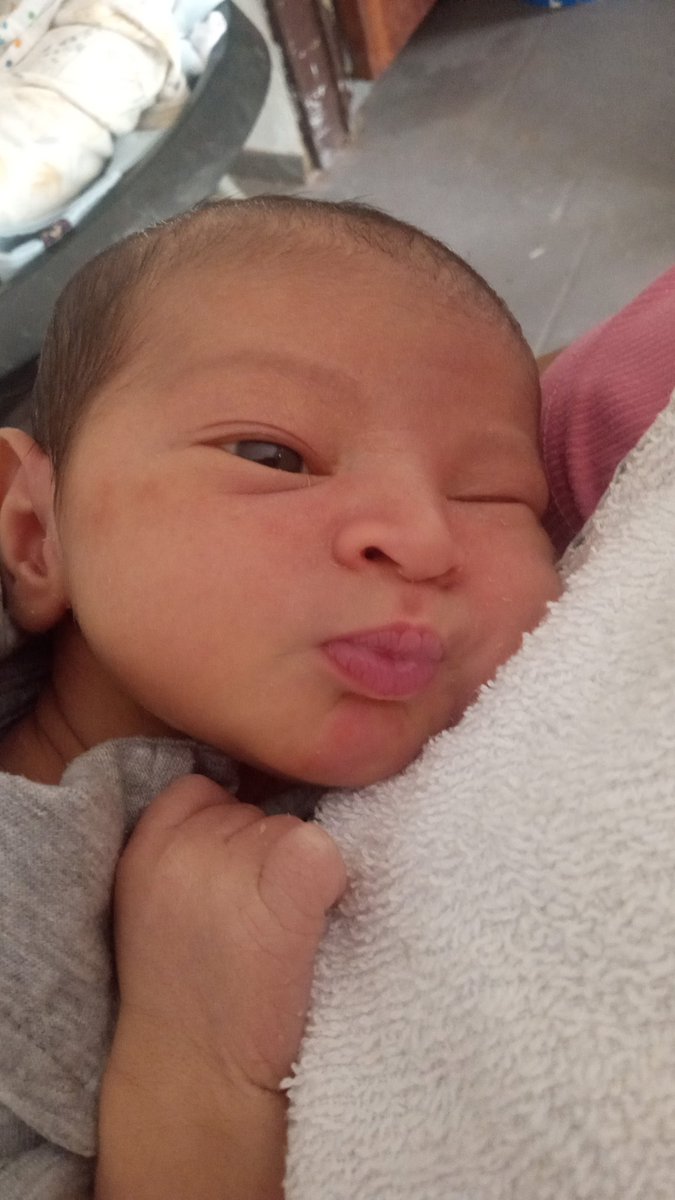 Por favor, eras muy chiquito hijito🥺
Ya cambiamos el talle de pañal, las medias y el talle en tu ropita🥺.  Me niego a que dejes de ser mí recién nacido, sos lo más perfecto que existe en este mundo mí príncipe soñado 😍
