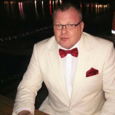 Artist at Carlderrig Art tweet media