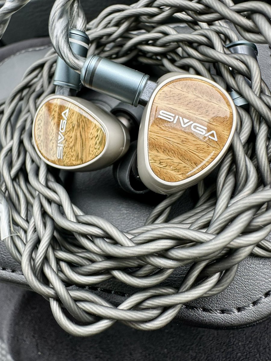 barayan69's tweet photo. おはようございます☀️
今日の朝オデ🎵

SIVGA QueUTG ×
NICEHCK Engr. Super.SPC

立ち上がりが良くて、音の輪郭がシュッと締まる😎✨
QueUTGの透明感にSuper.SPCのキレが乗って、
朝から気持ちいいバランス🎧🎶

良い休日を( ᴗˬᴗ)🎵
 #SIVGA 
 #QueUTG https://t.co/i2xTPFtEuX