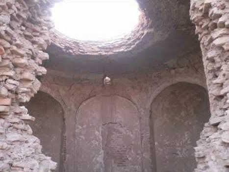 भारत में सूर्य देवता को समर्पित दो  मंदिर है 

पहला उड़ीसा के कोणार्क में सूर्य मंदिर और दूसरा गुजरात के मेहसाणा में मोढेरा सूर्य मंदिर 

लेकिन इन दोनों सूर्य मंदिर से  पहले 5000 साल पहले भगवान श्री कृष्ण के पुत्र साम्ब ने एक श्राप से  मुक्ति के लिए सूर्य मंदिर का निर्माण करवाया