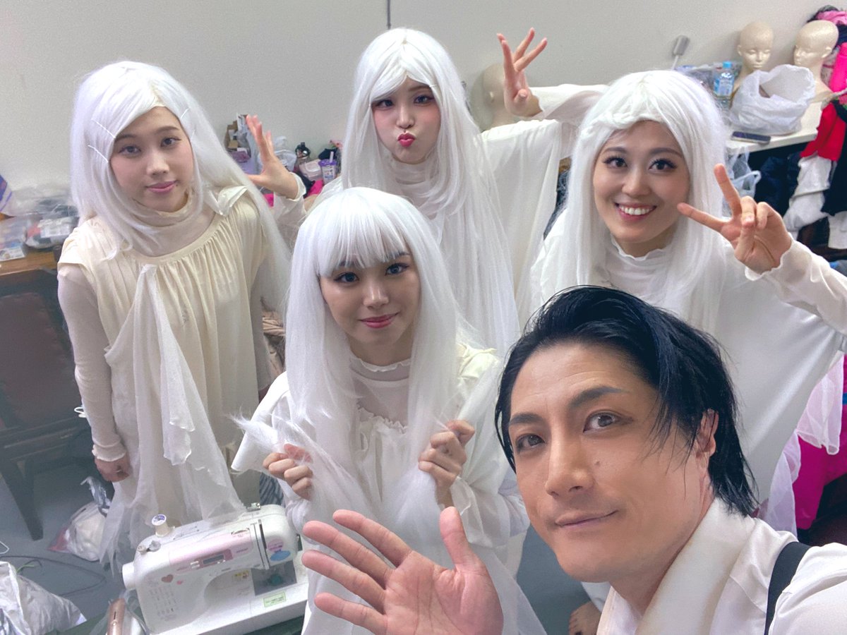 takamichu's tweet photo. ほそぼそと配信を始めて一年経ちまして

配信で出会った人が舞台を観に来てくれたり、舞台で知ってくれた人が配信に来てくれたり、舞台、配信どちらにもご縁がまわって楽しい〜

お気軽に♪配信で #深海洋燈つか祭り の感想を聞かせてくださいな

超お得な招待コード
8E95P3QQ
https://t.co/bb59Tn7Hcq https://t.co/uX12vVDkZt