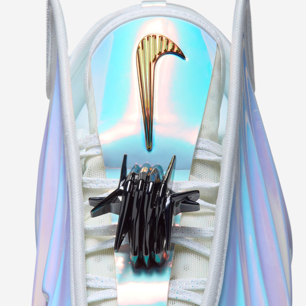 SneakerAlert tweet media