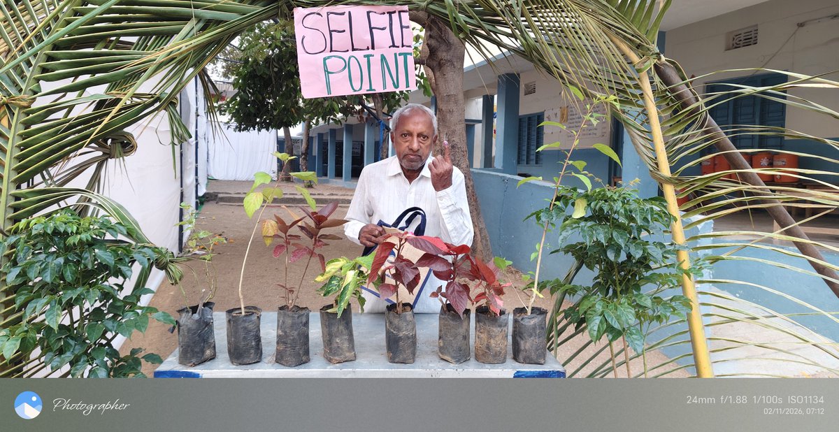 sanitationmck's tweet photo. ⭐✨ #ModelPollingStation Designed by #MC_Karimnagar with the theme of #ZeroWastePollingStation & #PlasticFreePollingStation & Distributed first 50 #JuteBags , #Plants Who are Casted their Votes .@MC_Karimnagar @SwachhBharatGov @swachhbharat @Collector_KNR @cdmatelangana https://t.co/6nLol2N0sd