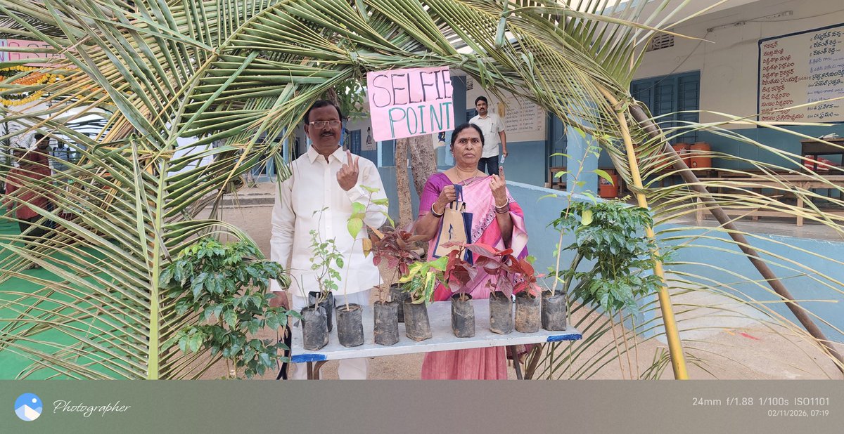 sanitationmck's tweet photo. ⭐✨ #ModelPollingStation Designed by #MC_Karimnagar with the theme of #ZeroWastePollingStation & #PlasticFreePollingStation & Distributed first 50 #JuteBags , #Plants Who are Casted their Votes .@MC_Karimnagar @SwachhBharatGov @swachhbharat @Collector_KNR @cdmatelangana https://t.co/6nLol2N0sd