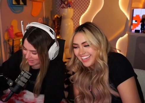 Siempre voy a amar los streams de ellas dos juntas 🫶🏻🫶🏻