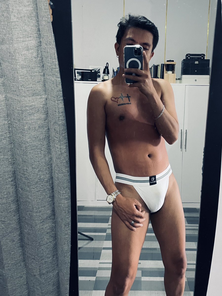 Bite me!

Profile: x.uncutchronicle.space
JFF: justfor.fans/uncutchronicle
UV Club: uv.club/uncutchronicle