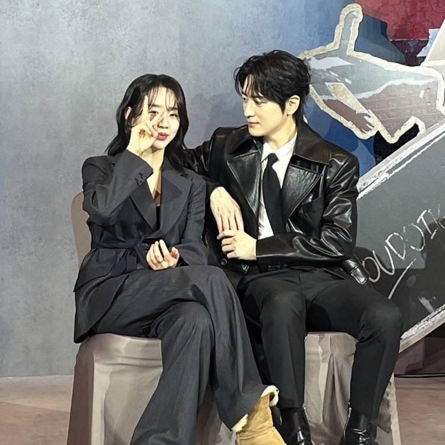 eteamourz's tweet photo. 아 진짜 가능의 가능 https://t.co/ErL8QYGzUC