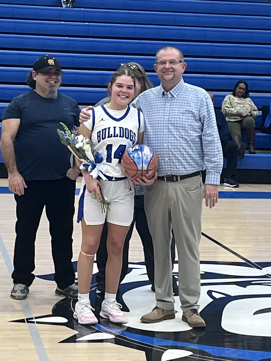TCSLadyDogsBB's tweet photo. We are so proud of our seniors!🏀🐾💙
#practicelikeadog https://t.co/PqwgcbpTX7