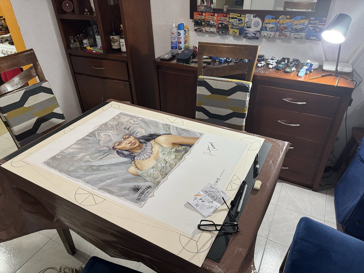 antoniochico's tweet photo. Mi buen amigo Carlos Orduz me regaló este hermoso póster creado por la artista Tapatía #PauCastiello el cuál hizo para el #Tequila #ElTequileño 

Me animé a hacerle y pintarle un marco decorado por mi. Este es el resultado 🖍️ https://t.co/cfGwBfUIJR