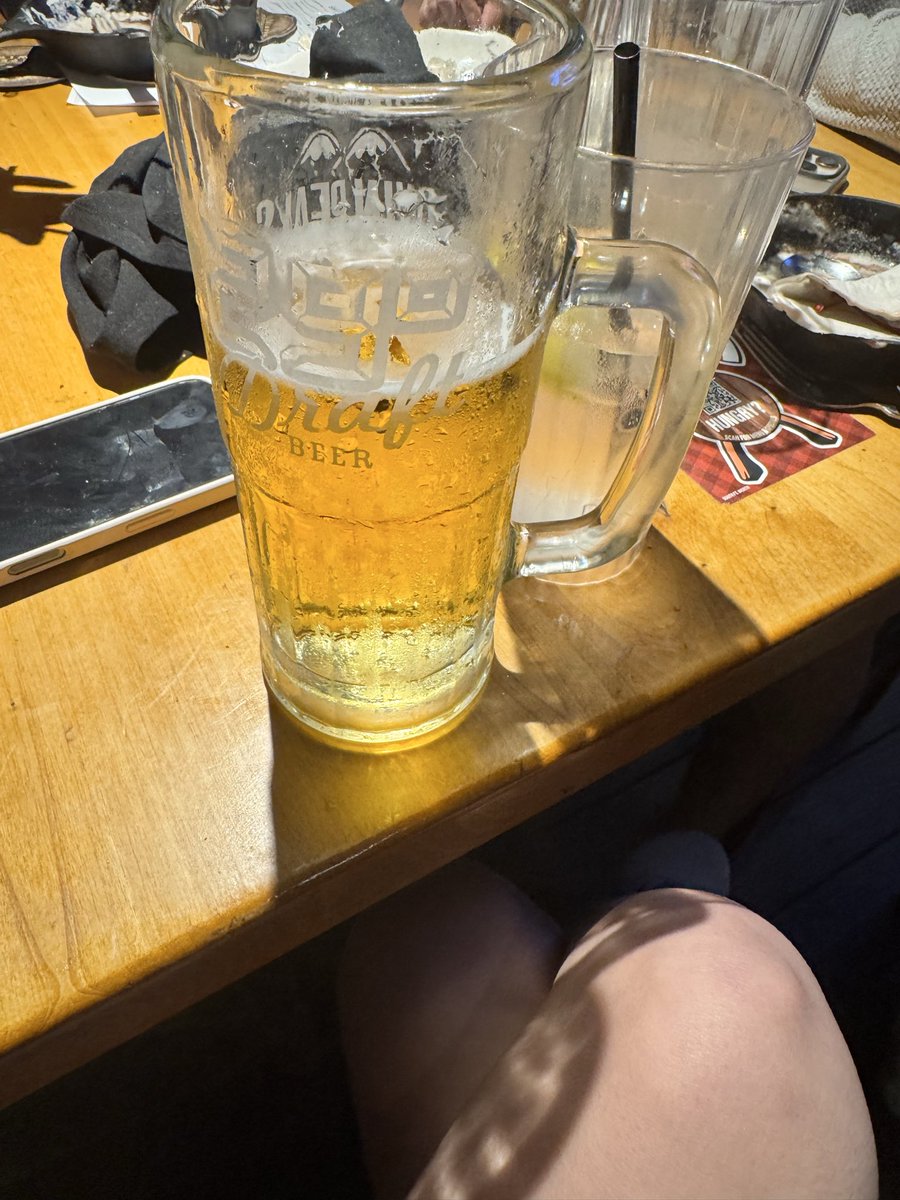 Skylar “Sideboob” Hyman tweet media