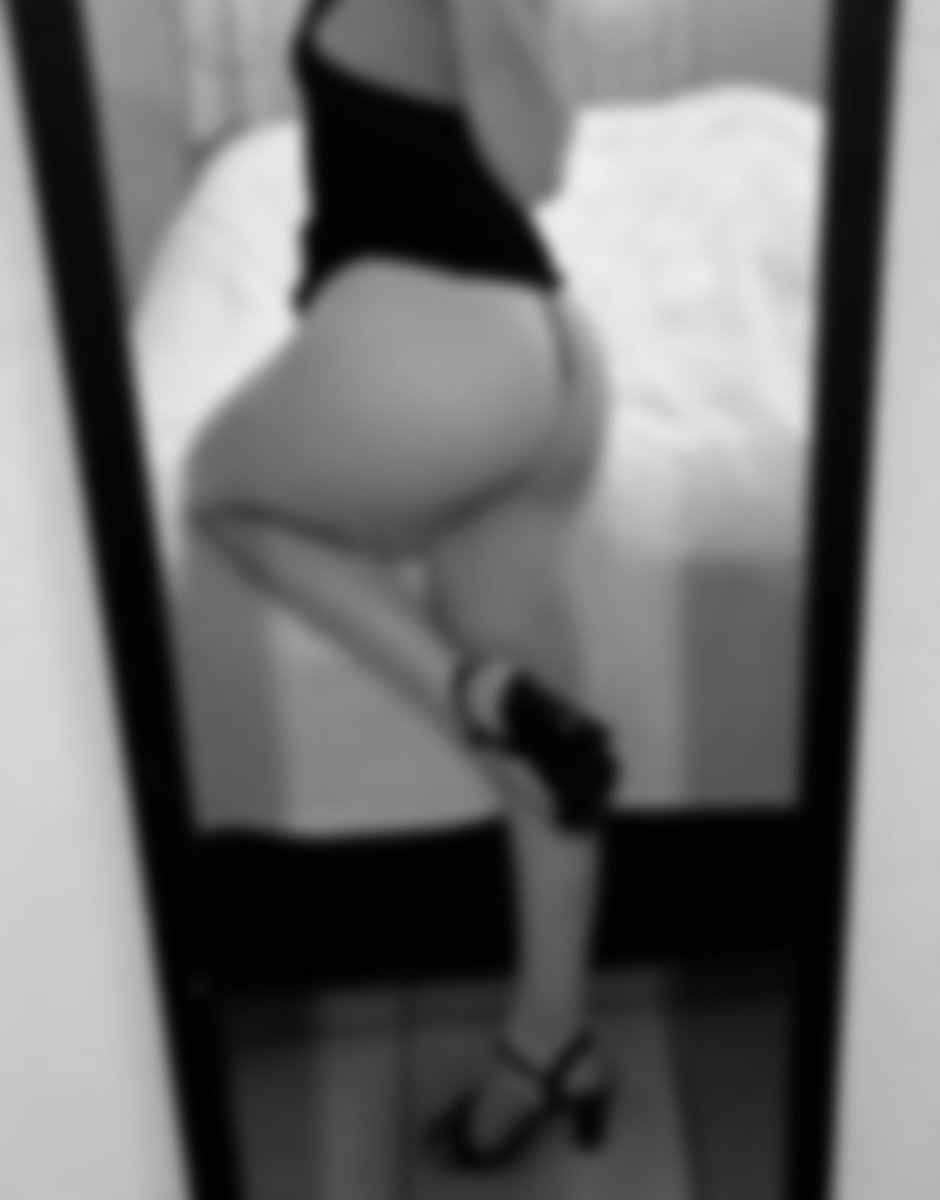 Parejaswgt95's tweet photo. ¿Qué tal si me invitan a salir y me pongo este vestido? 🔥😏 https://t.co/1cxVg3GeXt