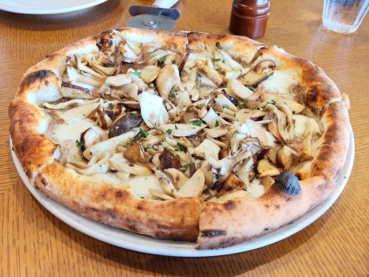 mare_audio's tweet image. ここはレベルの高い合格点を超えるピッツァとパスタオールウェイズ出してくれる