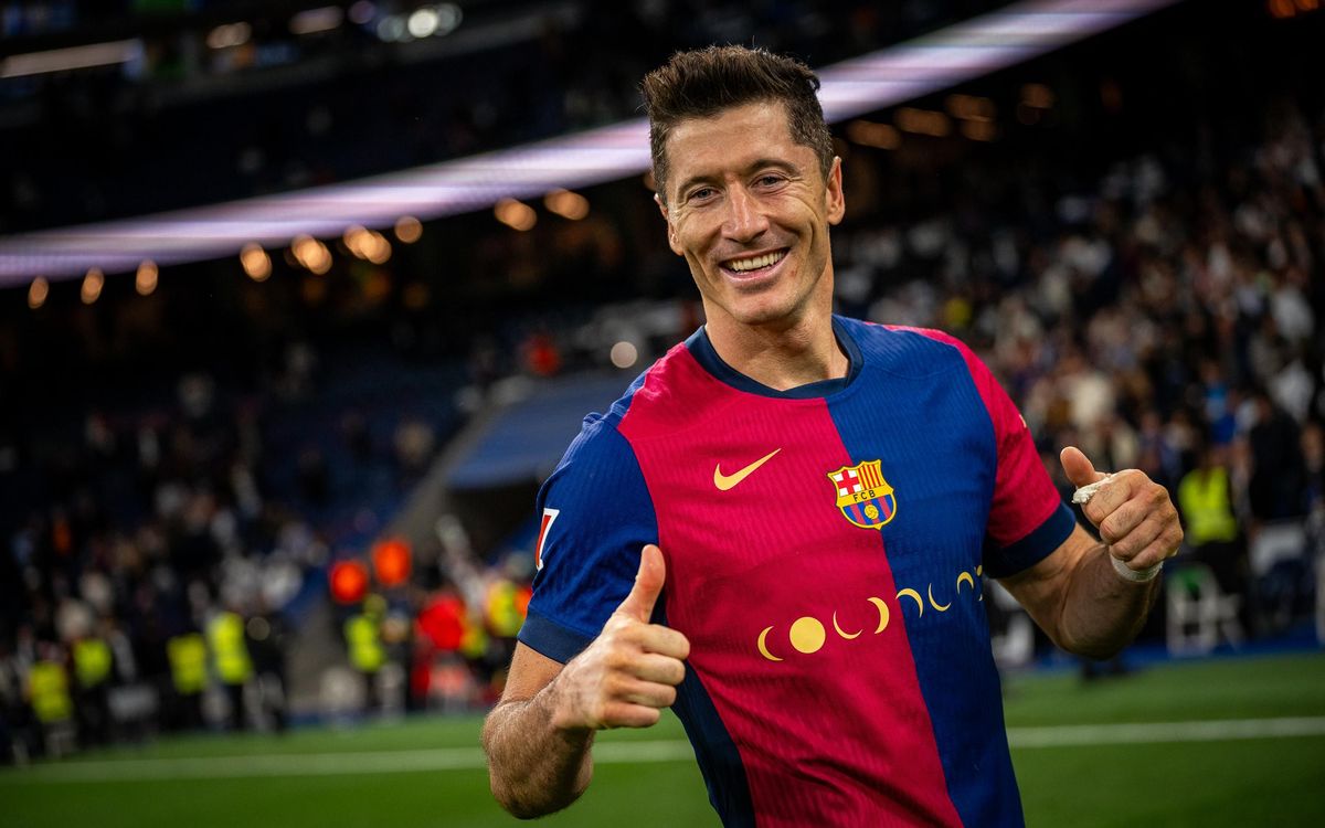 Joaco2747734950's tweet photo. @lautarodeIcampo DÓNDE ESTA EL MEJOR 9 DE LA HISTORIA?
  No veo a Robert lewandowski en la lista el echo que un tipo con 700 goles , tercer máximo goleador de champions, el que tuvo el mejor prime de un 9 en la historia ganado un sextete y máximo goleador de cada torneo. No lewy no party. https://t.co/vrsZ2FBRxo