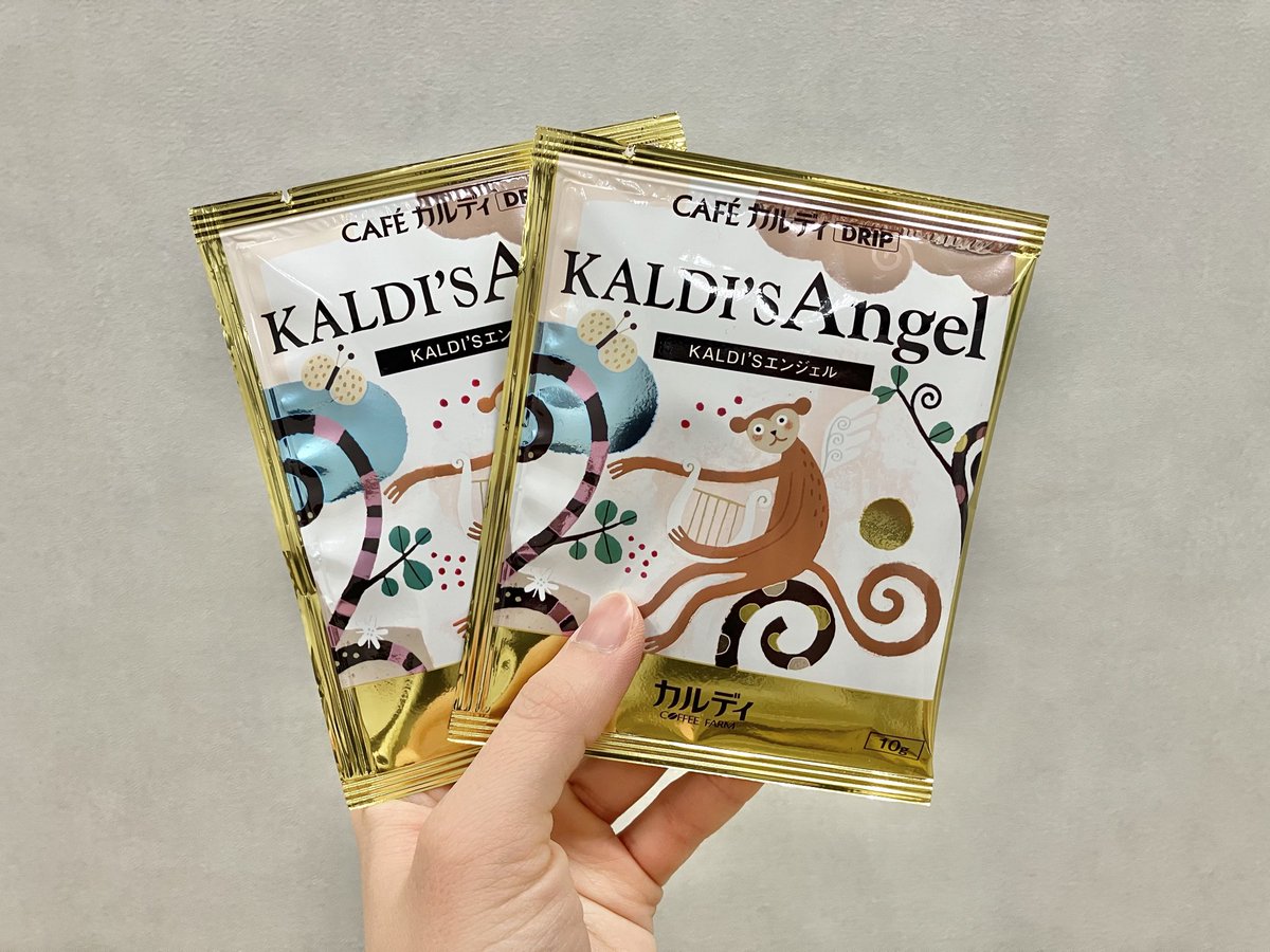 ＼#バレンタイン 限定💝／
#カルディ のコーヒーをご紹介♪

本日ご紹介するのは…
「KALDI’S エンジェル」✨

チョコレートとの相性を考えて生まれた、
ふわっと甘く香る印象が特徴のコーヒーです！

甘いものが苦手な方へのギフトにも、
チョコレートと一緒に渡すのもおすすめ◎