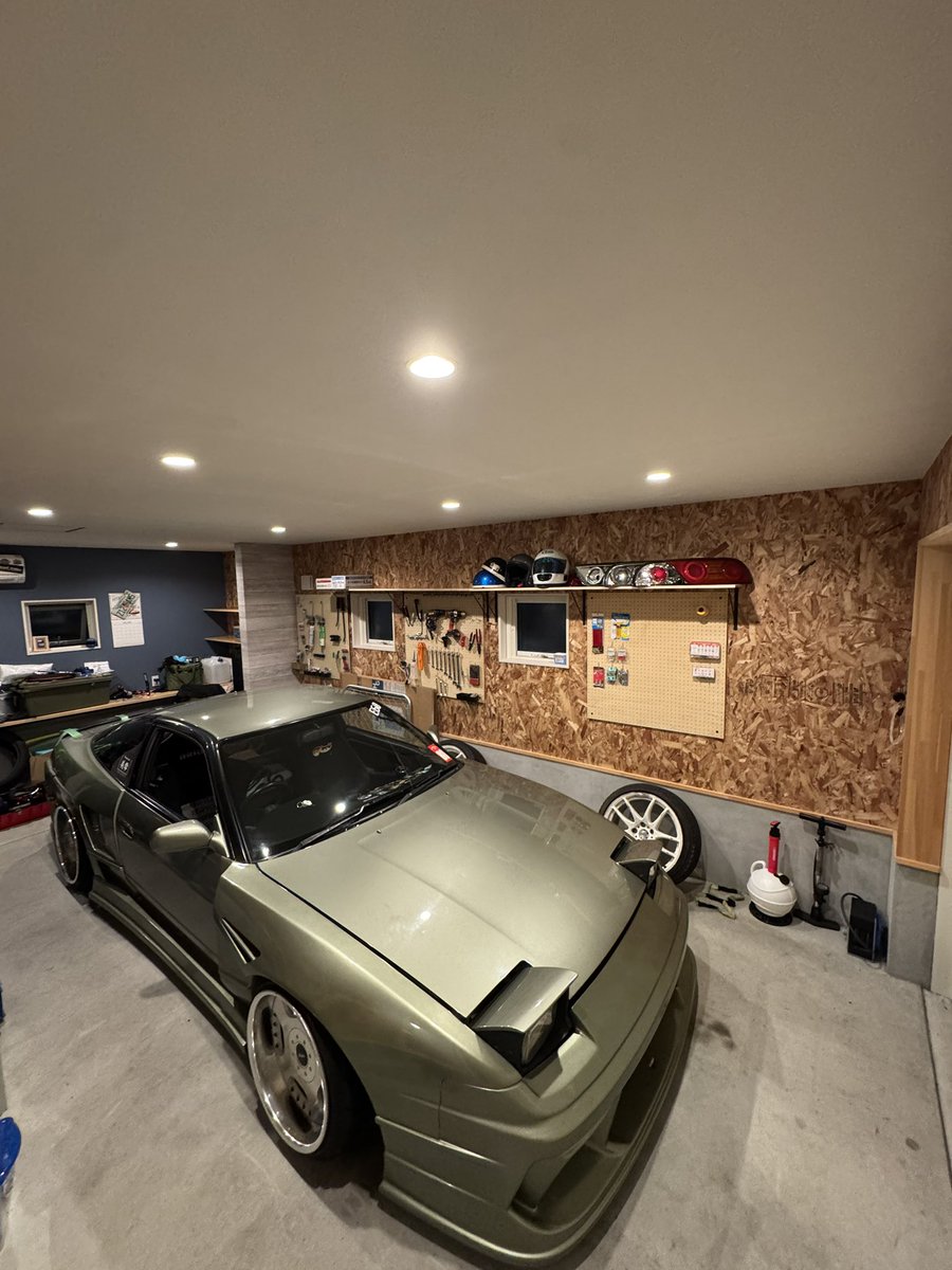TRIPPER_s_420's tweet photo. ガレージの棚板増設DIY

ペニーを棚板に👌 https://t.co/o3D8Ey4PI3