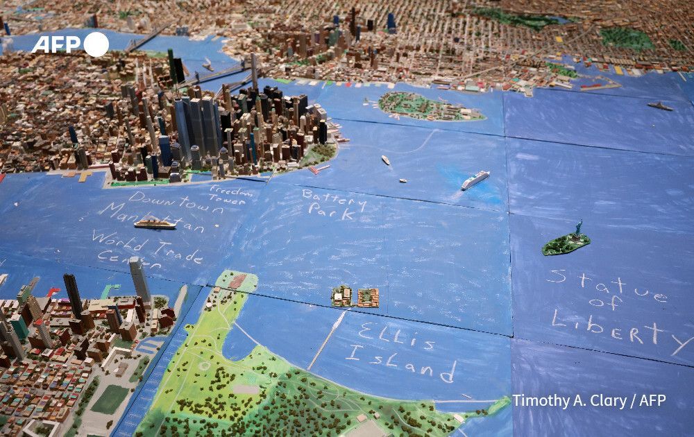 AFP's tweet image. A painstakingly detailed model of New York City will go on display this week after a US truck driver spent 21 years building it in his basement as an evening hobby

u.afp.com/S29U