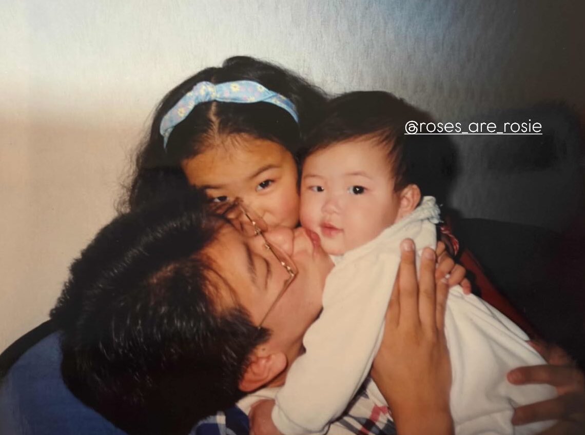 roseannepics's tweet image. alice updated with rosé🥹