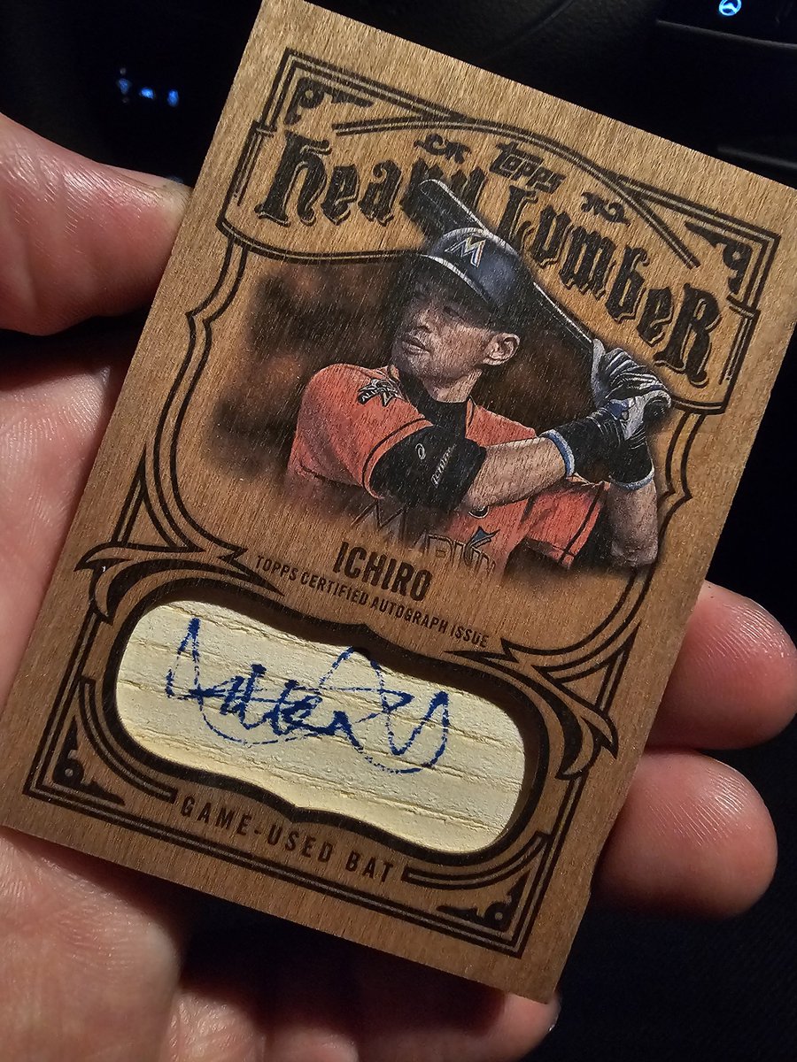 MVMendez15's tweet photo. First pack magic 🎩@topps https://t.co/NenLktLUEk