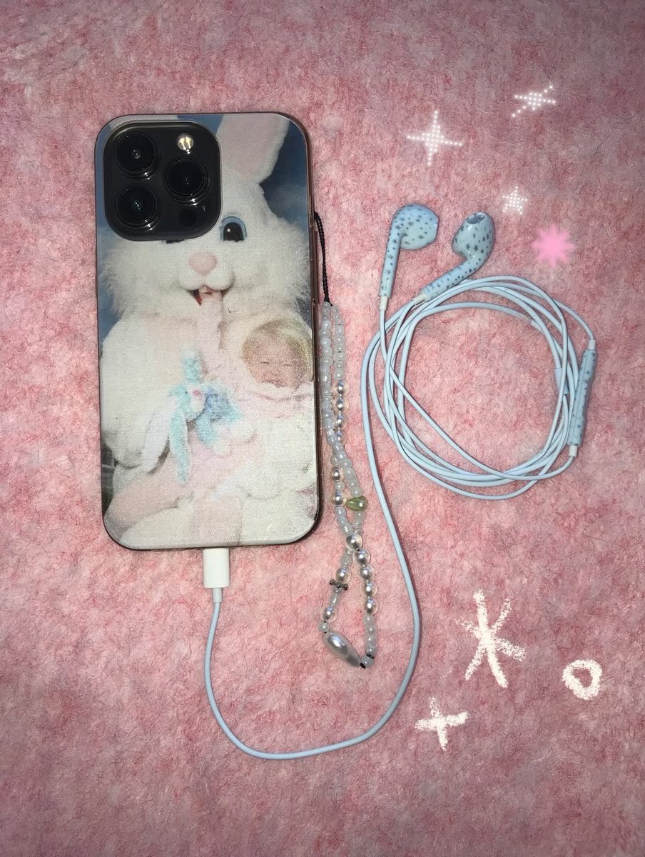 ALMOSTBLUE SNOW EARPHONES❄️🍧

เป็นอีกหนึ่งแบรนด์ที่ออกหูฟังมาได้น่ารักมากกกก😭🩷
สีพาสเทลหวานๆ มีให้เลือกใช้ทั้ง USB-C และ LIGHTNING 8PIN ตอนนี้มีของพร้อมสั่งไม่ต้องรอผลิตนะค้า📦 

♡ 630 free ems

#พรีออเดอร์เกาหลี #พรีเกาหลี #หิ้วเกาหลี