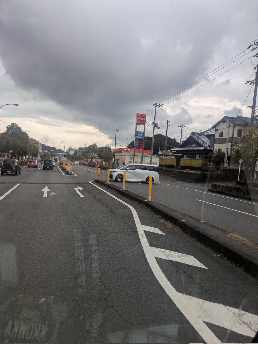 こんな形の車を
もう50台くらいみてる

愛媛県あたまいかれてんのか

お前ら出てくるな