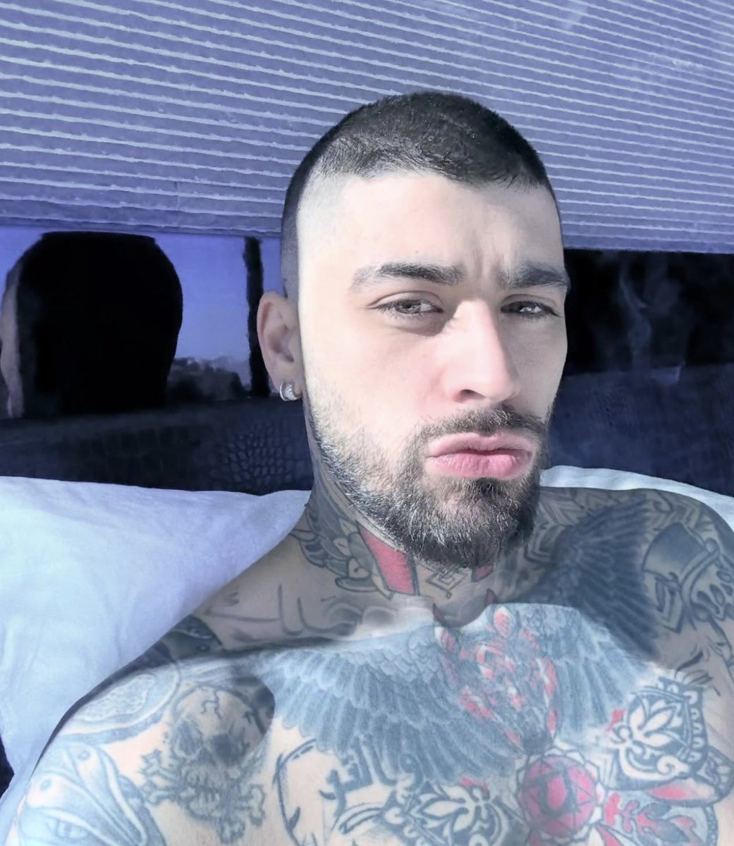 Zayn looks handsome in new selfie.