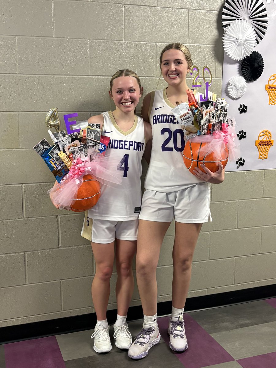 RightResponses's tweet photo. Quite a special senior night!🥲
Bridgeport 49 Torrington 42
*Senior Jailyn Nichols made the first bucket of the game! Dad received a well deserved award
*Senior Ella Schluterbusch was awesome as always! All time great dawg!
*Thanks for the memories! https://t.co/gbeEc2K2vZ