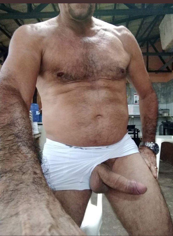 Daddy's natural body is so delicious 🤤