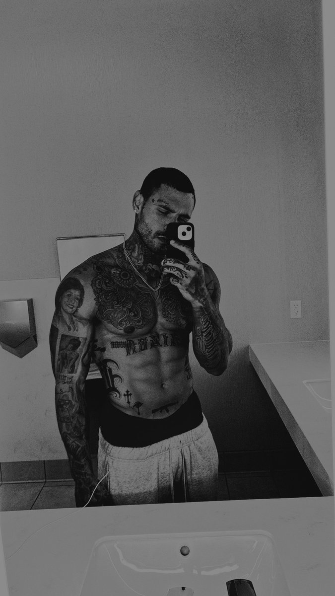 ᅟᅟᅟ𝐝𝐚𝐯𝐢𝐝𝐞. tweet media