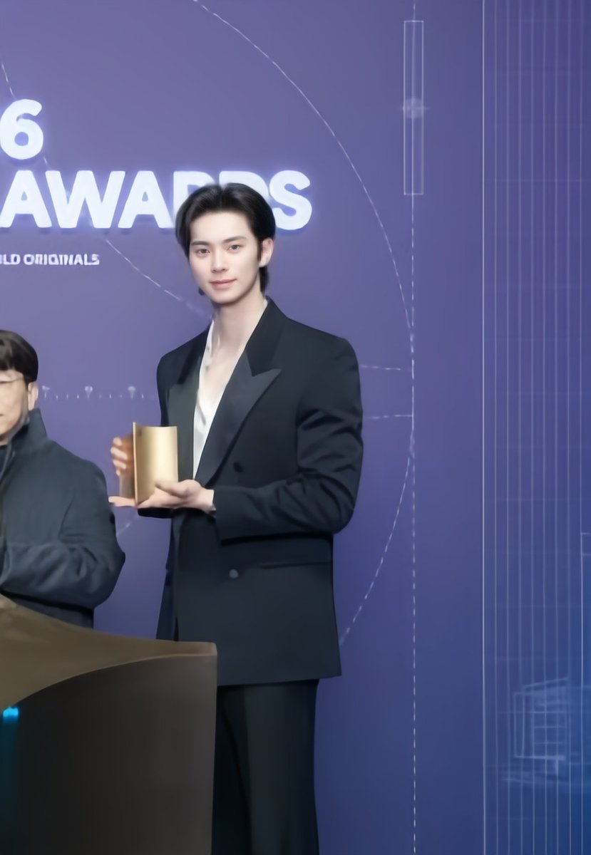 #LeeChaeMin in the past 24 hours 

Cover of GQ Korea (for YSL)! 
Joined Suzy as a Brand Model for K2 !
Received an award at the 2026 Visionary Awards !