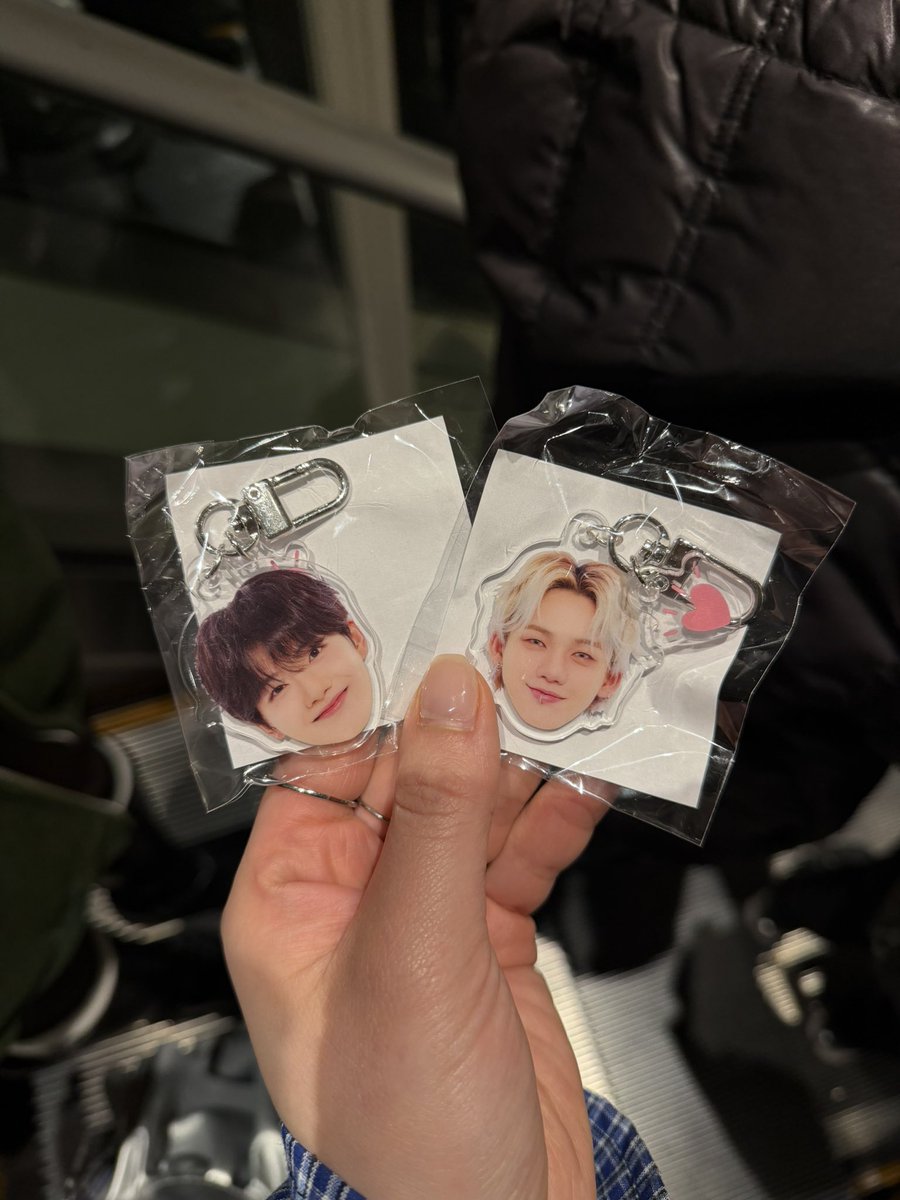 🦊🤍🐷 tweet media