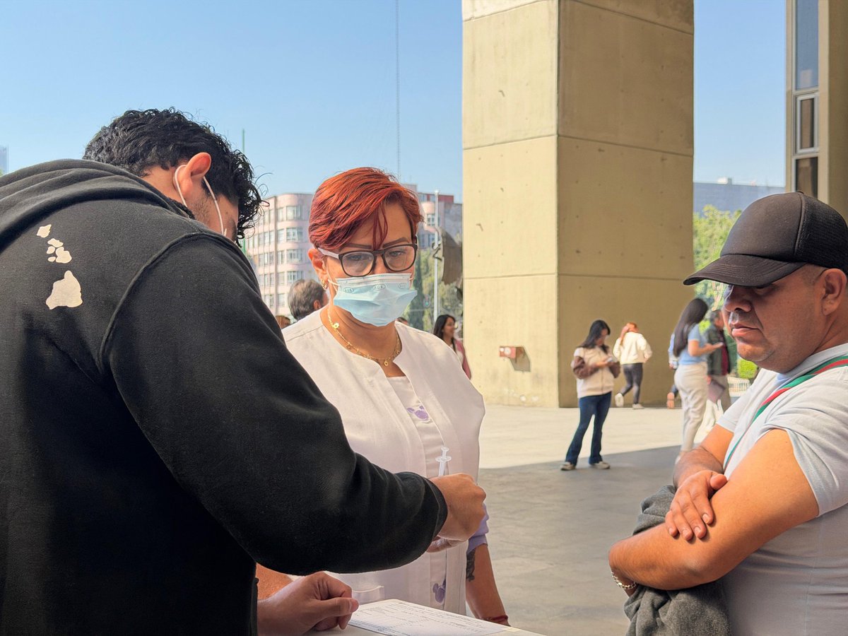 ¡La prevención es tarea de todas y todos!
Arrancó la jornada de vacunación contra el sarampión en la Alcaldía Cuauhtémoc con la aplicación de 200 dosis gratuitas para trabajadores y población en general.💉