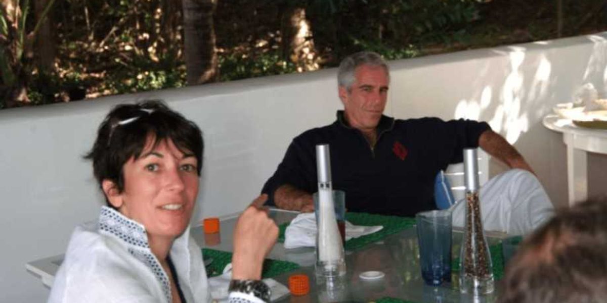 TheSavoisien's tweet image. the-savoisien.com/blog/index.php…
Comme prévu, Alain Bonnet, agent des  services français en mission depuis plus de 15 ans, travaillant avec le  Kremlin et certains de leurs alliés, minimise l'affaire Epstein #Epstein #EpsteinCoverUp #EpsteinExposed #France #chiassidance