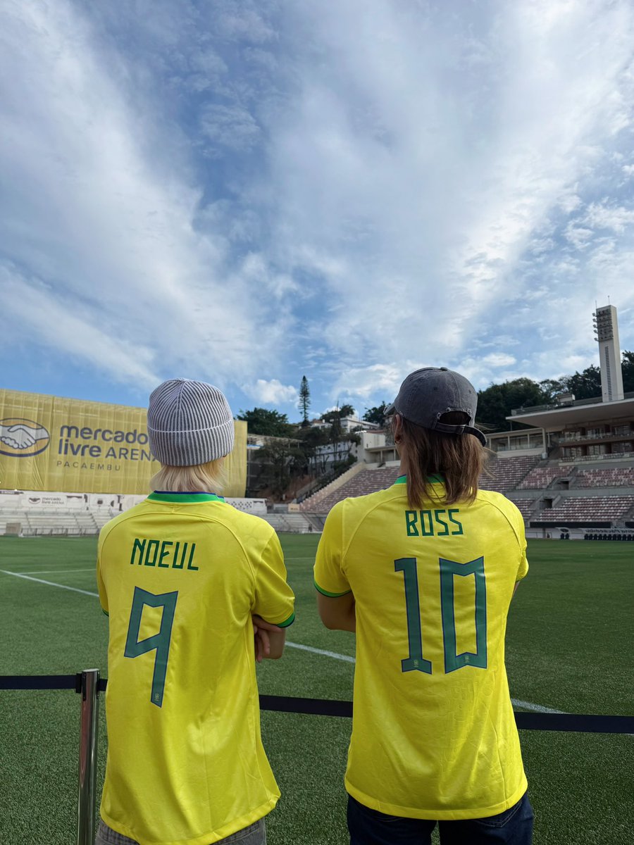 4ปีแล้วหรอออ ไวจังง รักกันตีกันบ้างเป็นปกติ แต่อยู่ด้วยกันมานานมาก จนเกิดเป็นความผูกพัน นึกภาพวันที่ตื่นมาแล้วไม่เจอกันไม่ออกเลย เป็นมากกว่าเพื่อน มากกว่าพาทเนอ เรียกได้ว่าพาทนึงของชีวิตเลย อยู่ด้วยกันมาจนรู้หมดและ มันคิดไร อารมณ์ดี ไม่ดี เครียดรึป่าว มองตาจะพอรู้เลย