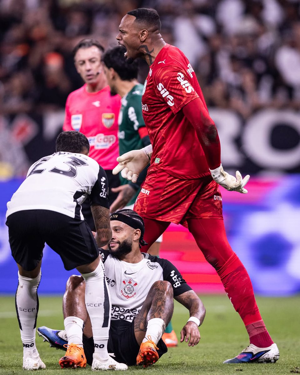 amorimbaiano's tweet photo. que momento https://t.co/yAuQPsofef