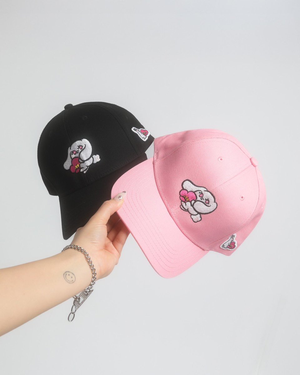 omochi_mochimci's tweet photo. 【❤️‍🔥BIG NEWS🐇】
Starting Feb 14, 2026, the Omochi × #FR2UME collaboration items will be released at #FR2UME and all #FR2 stores.
In addition, on Feb 14 and 15, artworks will also be exhibited and available for purchase at #FR2GALLERY.
@fxxkingrabbits https://t.co/kzrCGpIrqD