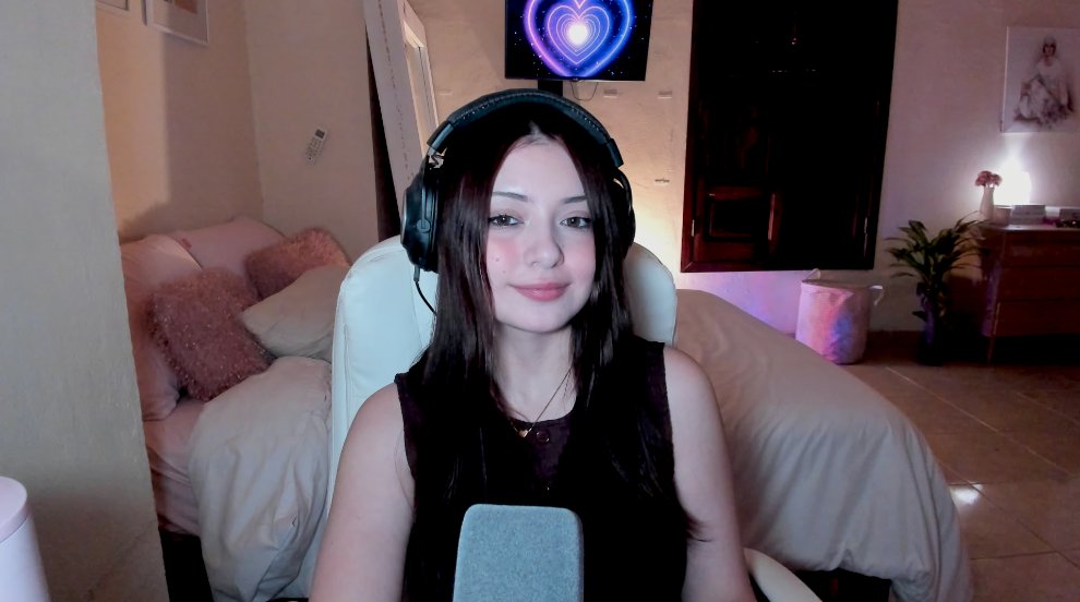 YA ESTAMOS EN STREAM PROBANDO TLOU 2 ♡  

🔗marianrogg en twitch.