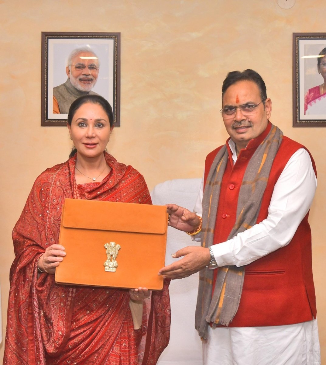 भजनलाल सरकार से भरोसा है कि उम्मीदों के सागर से कुछ न कुछ जरूर मिलेगा।
पुलिस परिवार को बजट से बड़ी उम्मीदें हैं।
भजनलाल सरकार से अपेक्षा है कि
▪️ ग्रेड-पे सुधार
▪️ लंबित DPC
▪️ भर्ती में ग्रेजुएशन योग्यता
जैसी मांगों पर ठोस निर्णय होगा
<a href="/RajCMO/">CMO Rajasthan</a> <a href="/BhajanlalBjp/">Bhajanlal Sharma</a> <a href="/1stIndiaNews/">First India News</a>