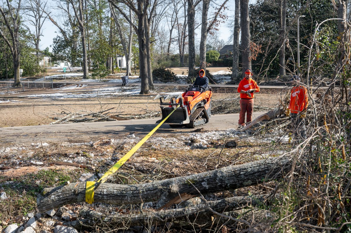 Winter Storm Response Update

Over two weeks ago, a deadly winter storm devastated multiple areas in Louisiana, Mississippi, and Tennessee. Samaritan's Purse deployed an army of volunteers, staff, and equipment to begin helping by clearing debris, removing downed trees, tarping