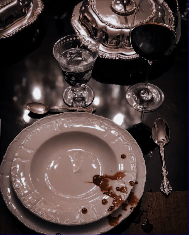 iformoony's tweet photo. ★★★★★ + ♡ - jantar secreto 

"Pega essa gente toda e fatia. Faz bife. Carpaccio. Pobre à milanesa. Vai revolucionar a cozinha no mundo. E vai dar uma esvaziada boa. Uma limpada." https://t.co/X1cjvy5j6H