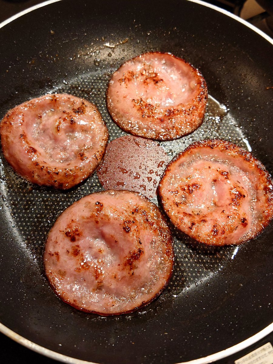 oasisao's tweet image. 毎度飽きずに、シャウスライスでソーセージエッグマフィン😆🍔

#おうちごはん #pasco #イングリッシュマフィン #シャウスライス #日本ハム