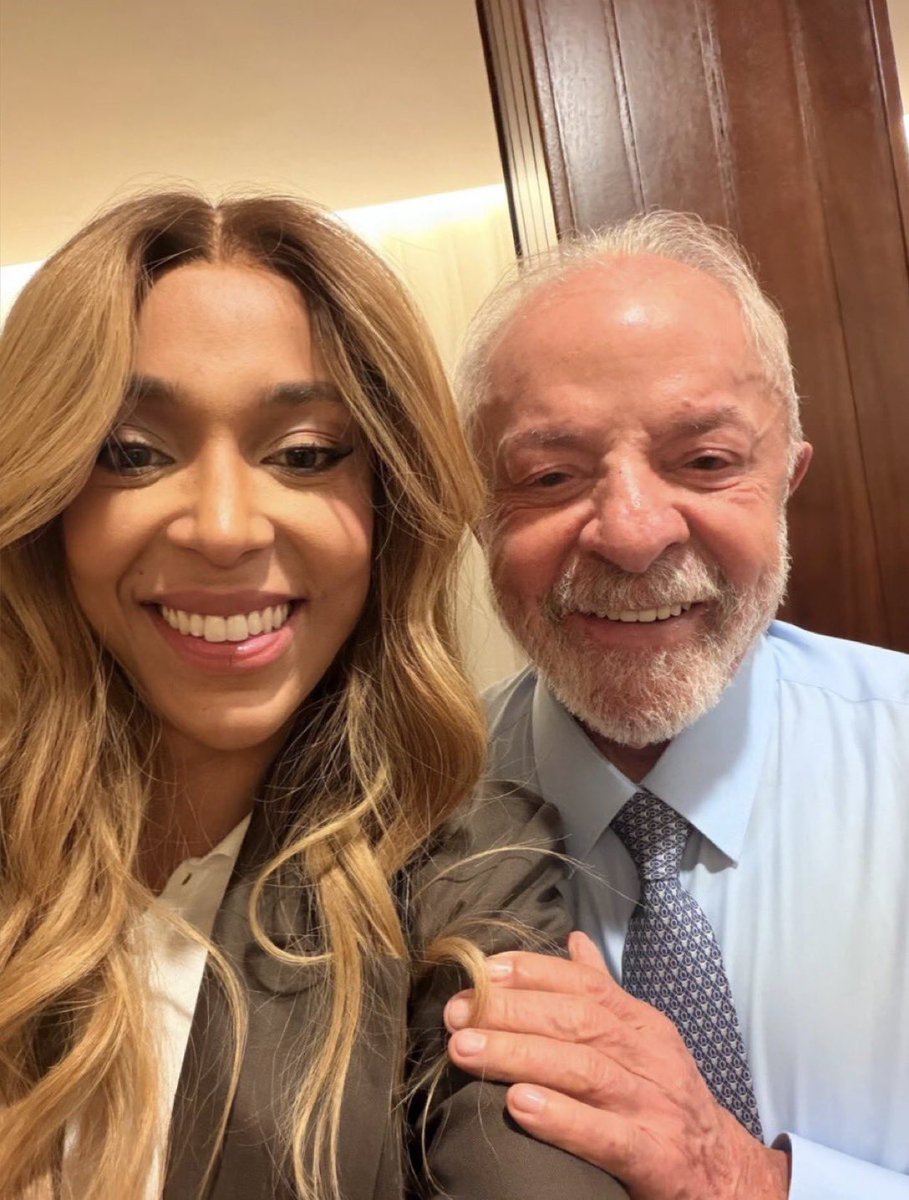 UpdateCharts tweet media