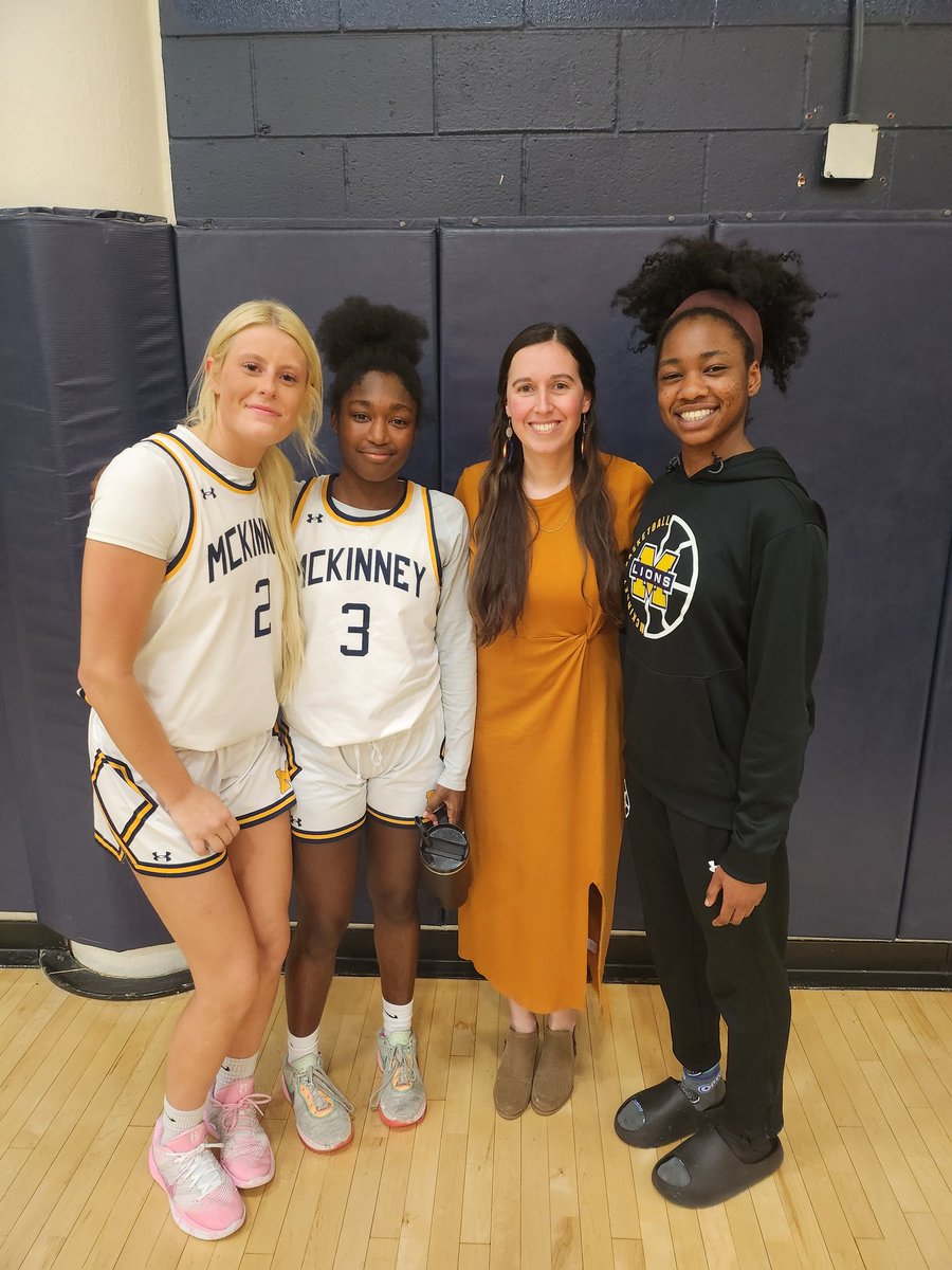 CoachLoy_Paige's tweet image. Wrapped up the season  tonight with a big win and got to celebrate these wonderful girls. It has been an absolute pleasure coaching them and watching them grow over the past 4 years. Blessed 
to have a couple of them in class this year 😊 #BeBetter #Goldstandard @MHSwomensbball