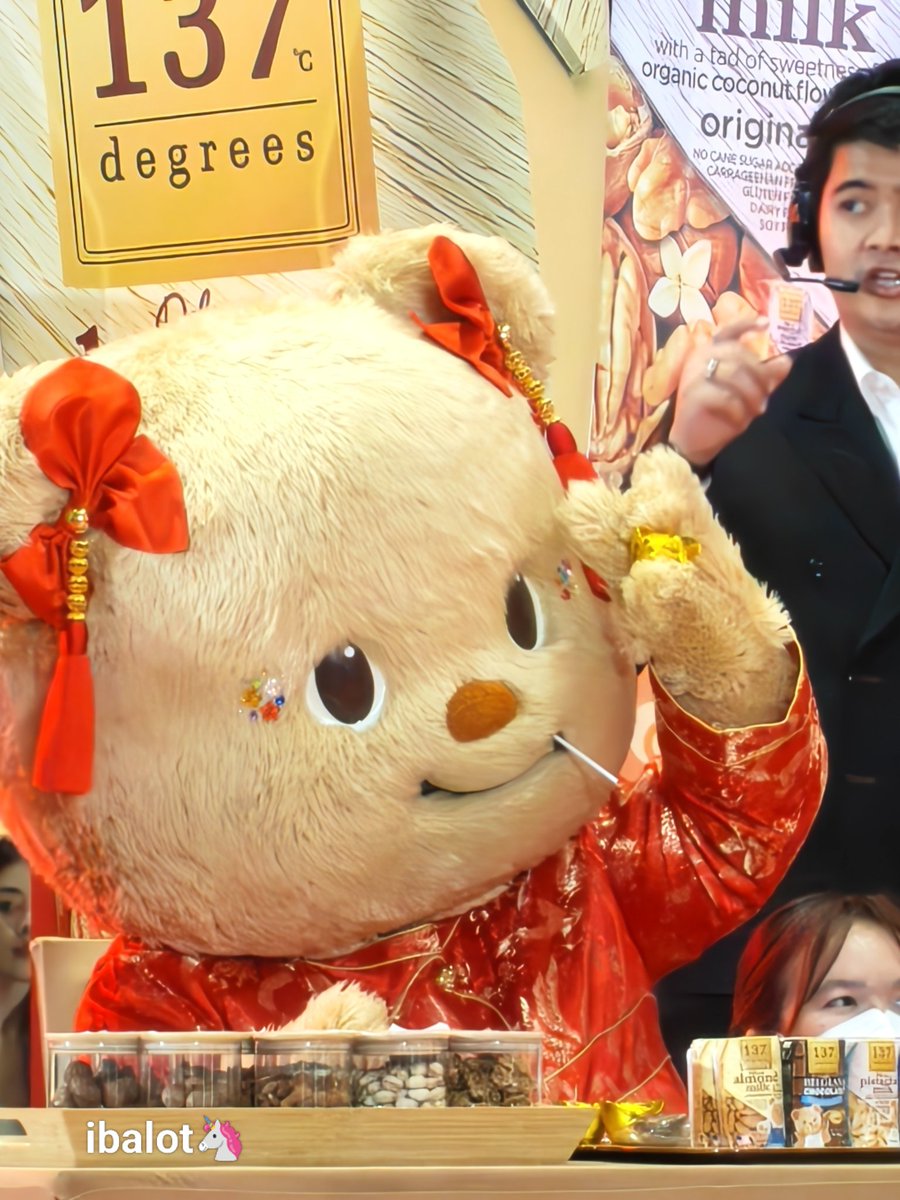 เมื่ออยากรับบท "เจ้าพ่อเซี่ยงไฮ้" แต่ความโหดเป็นได้แค่ "เจ้าพ่อเซี่ยงจี๊" 🤭🤭🤣🤣 #ด้อมน้องเนย #Butterbear #137degreesxButterbear #137Degreesน้องเนยให้โชคแจกอั่งเปาเฮงๆ