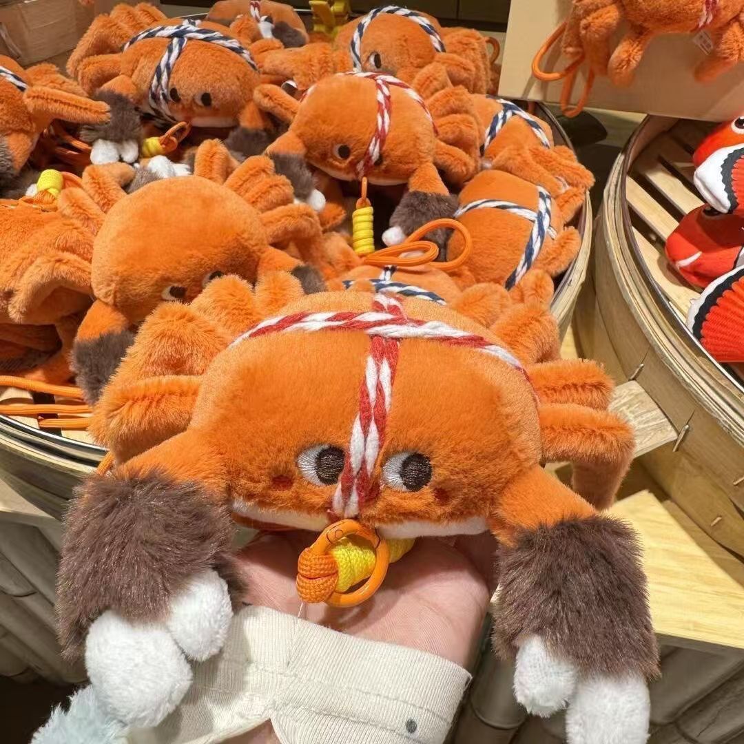 sells Hi!! /lovielets/ back new plushie doll keyring "kepiting alaska 🦀" harga 36k bersih ch🇨🇳 (est tax 8k-19k), yang minat untuk adopt keyring ini boleh drop ur usn @ 💗