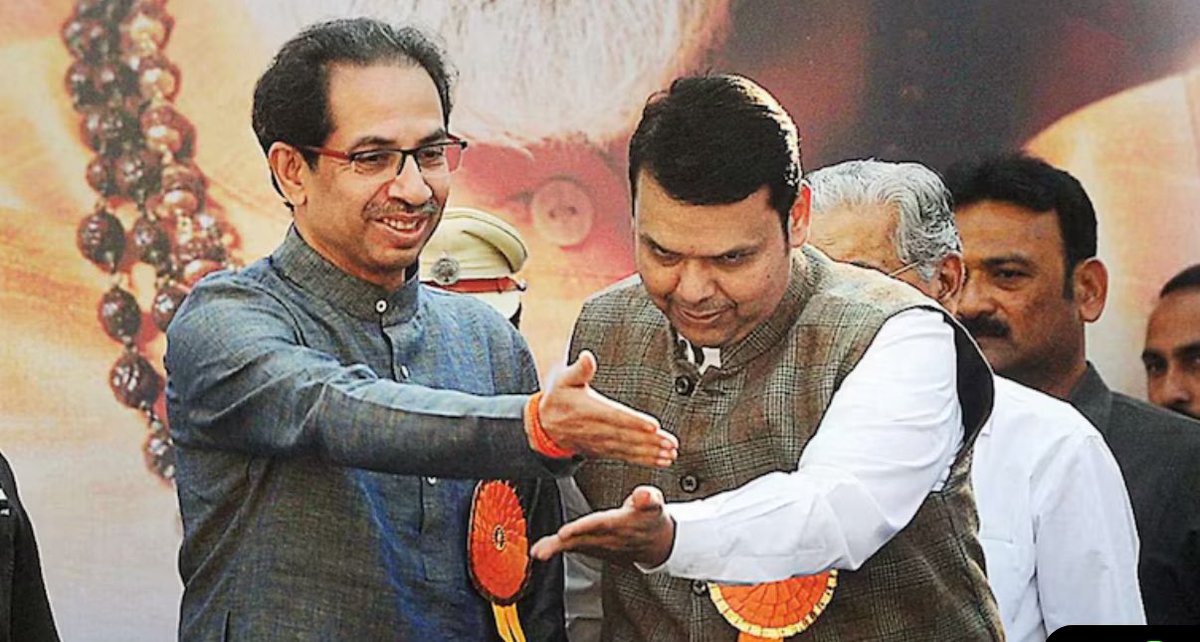 *******चंद्रपूरची कथा थोडक्यात****

👉🏻 ShivSenaUBT_ आणि <a href="/VBAforIndia/">Vanchit Bahujan Aaghadi</a> निवडणूकपूर्व युती

निकाल

   👉🏻 काँग्रेस -२७ सर्वाधिक जागा
(बहुमताचे  ३४) भाजप २३
यूबीटी -६ आणि वंचित -२ जागा आणि किंग मेकर

👉🏻 यूबीटी आणि वंचित (एकूण ८) यांनी एकत्र येऊन एक गट तयार केला आणि वंचितने निवडणूकपूर्व